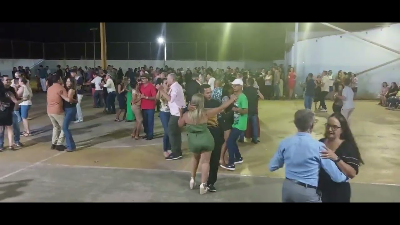 Vamos dança Forro #passossertanejos #Mamonas #roça #vidanaroça #minasgerais #vidareal  #mulherbonita
