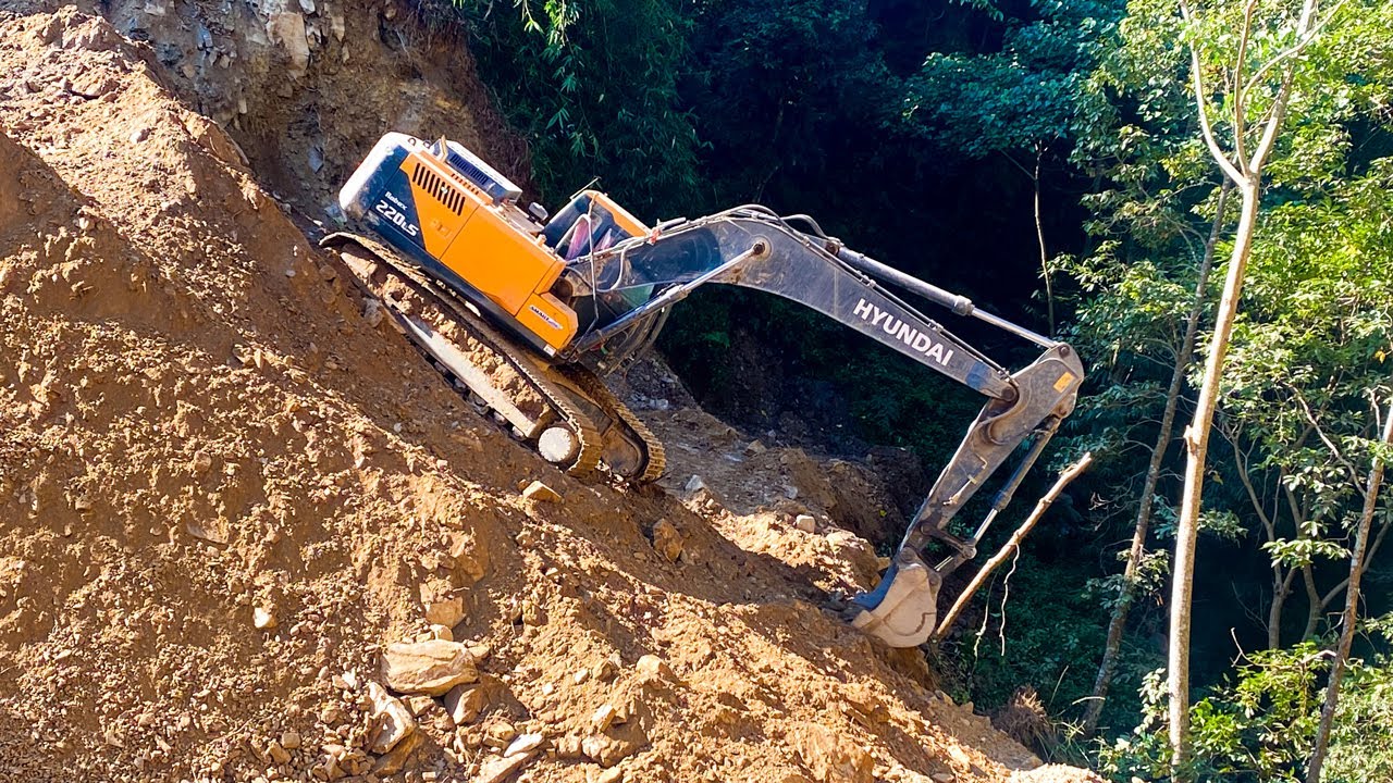 Thrilling Mountain Road Construction: Witness the Excavator Ballet on the Edge | Excavator Planet