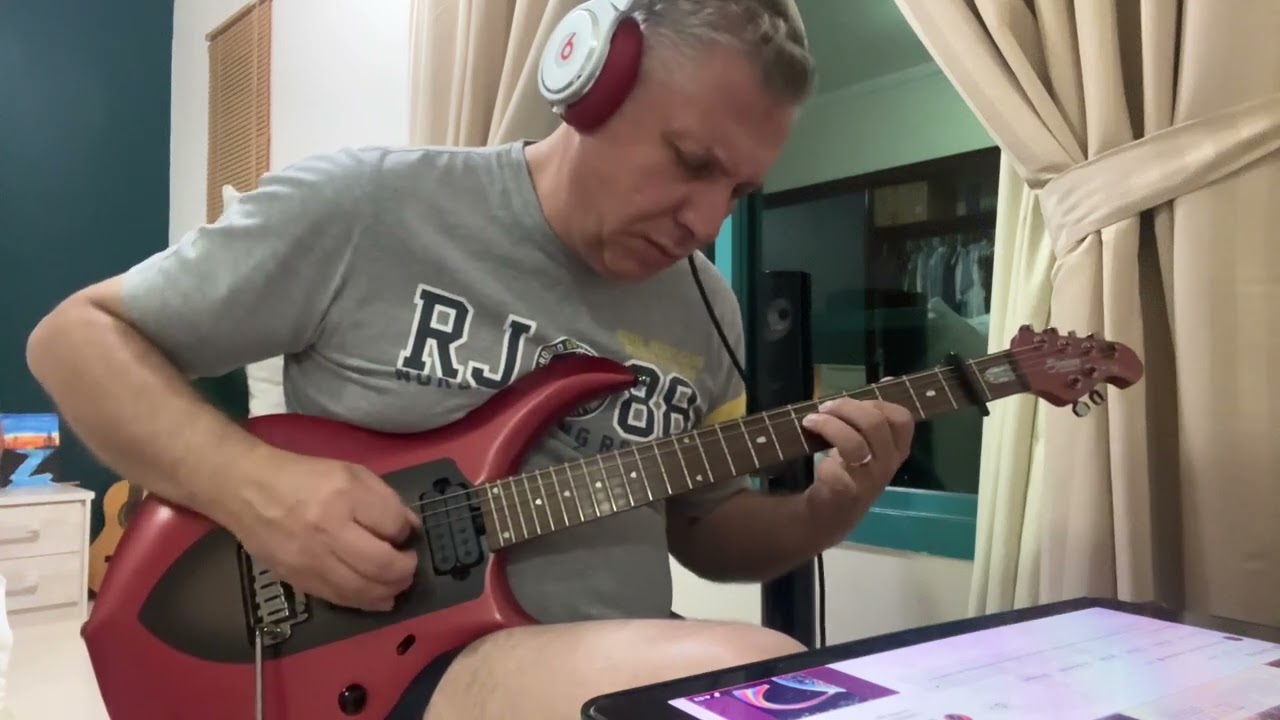 Plug and play new guitar Sterling majesty100 Rainbow cover