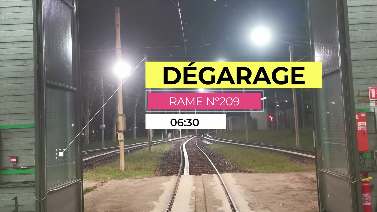 Sortie d'un train des ateliers du métro C