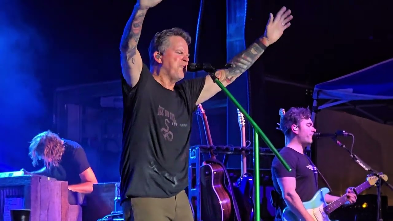 Gary Allan  - Every Storm Runs Out Of Rain  - Salado, Texas