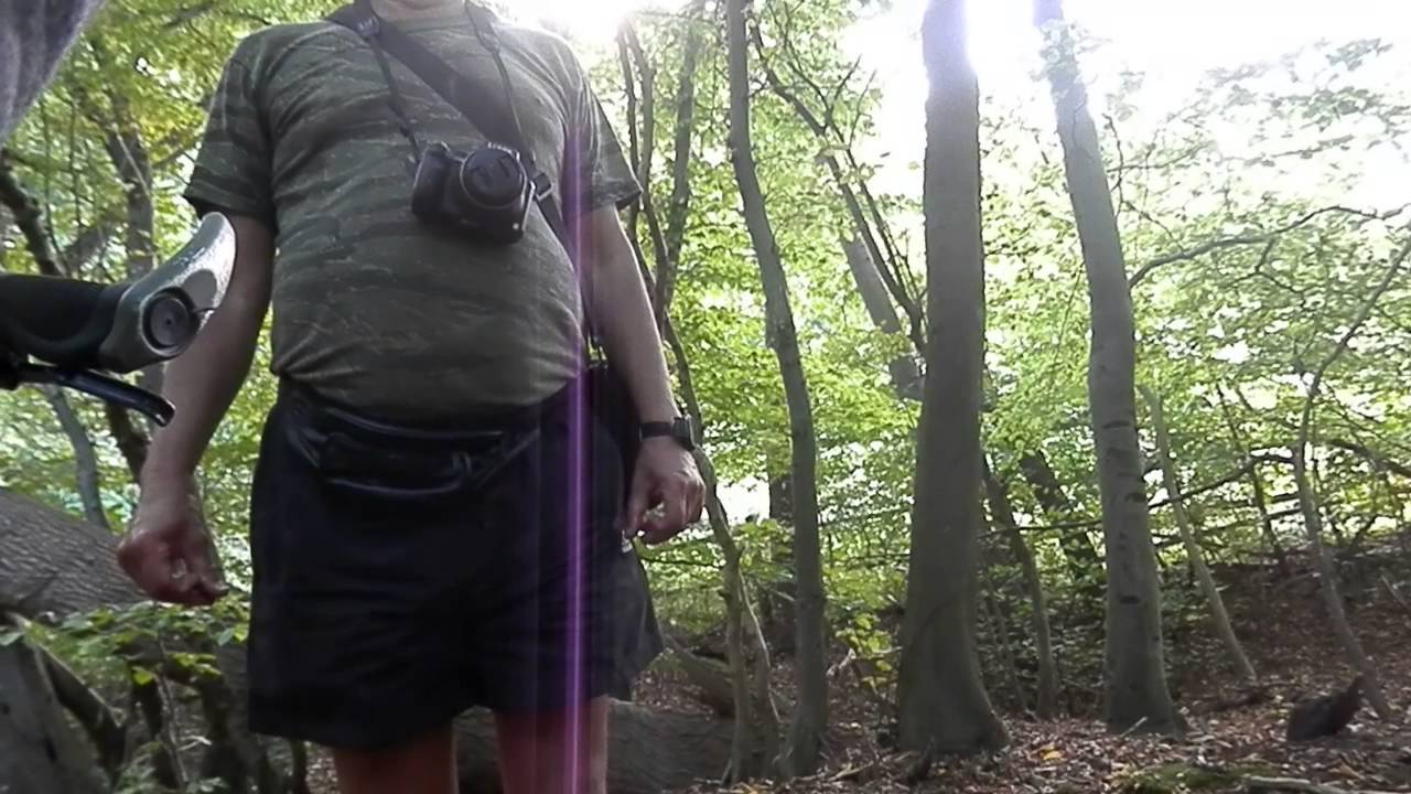 MongoTV_129 - Del 8 - Skovtur - Olsen Møder Mand På Skov Der Snakker - Nybro