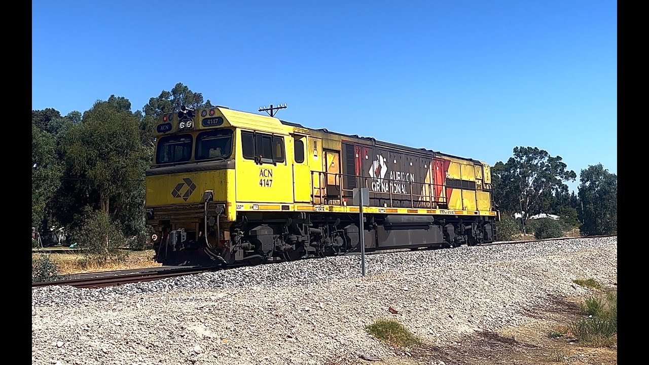 ACN4173 is running light engine- chased up the Midland railway 5th Jan 2026