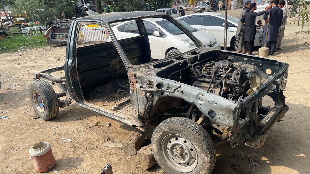 Incredible Process old 1992 Model Toyota Hilux  Amazing Painting The Local workshop 