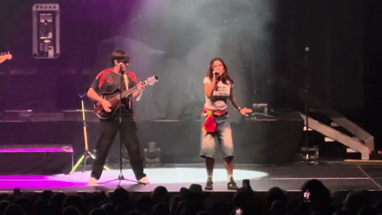 vueltas - VALÉ Live at WAMU Theater in Seattle, Washington 7/9/2025