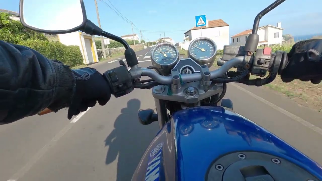Riding my Yamaha XJ 600N - Let's take a bath in the sea