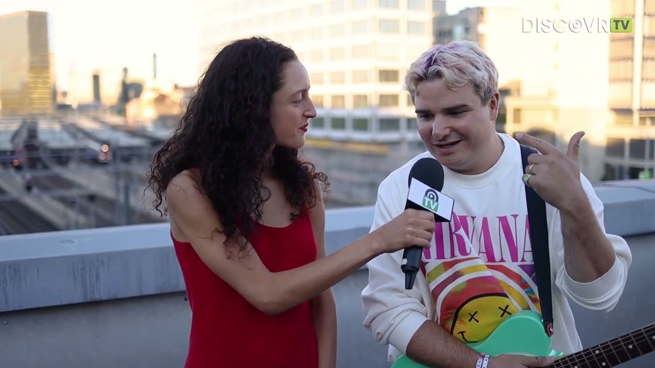 AARON ASTERIA – JUNGLE LAKE | DiscovrTV Zurich Rooftop Session