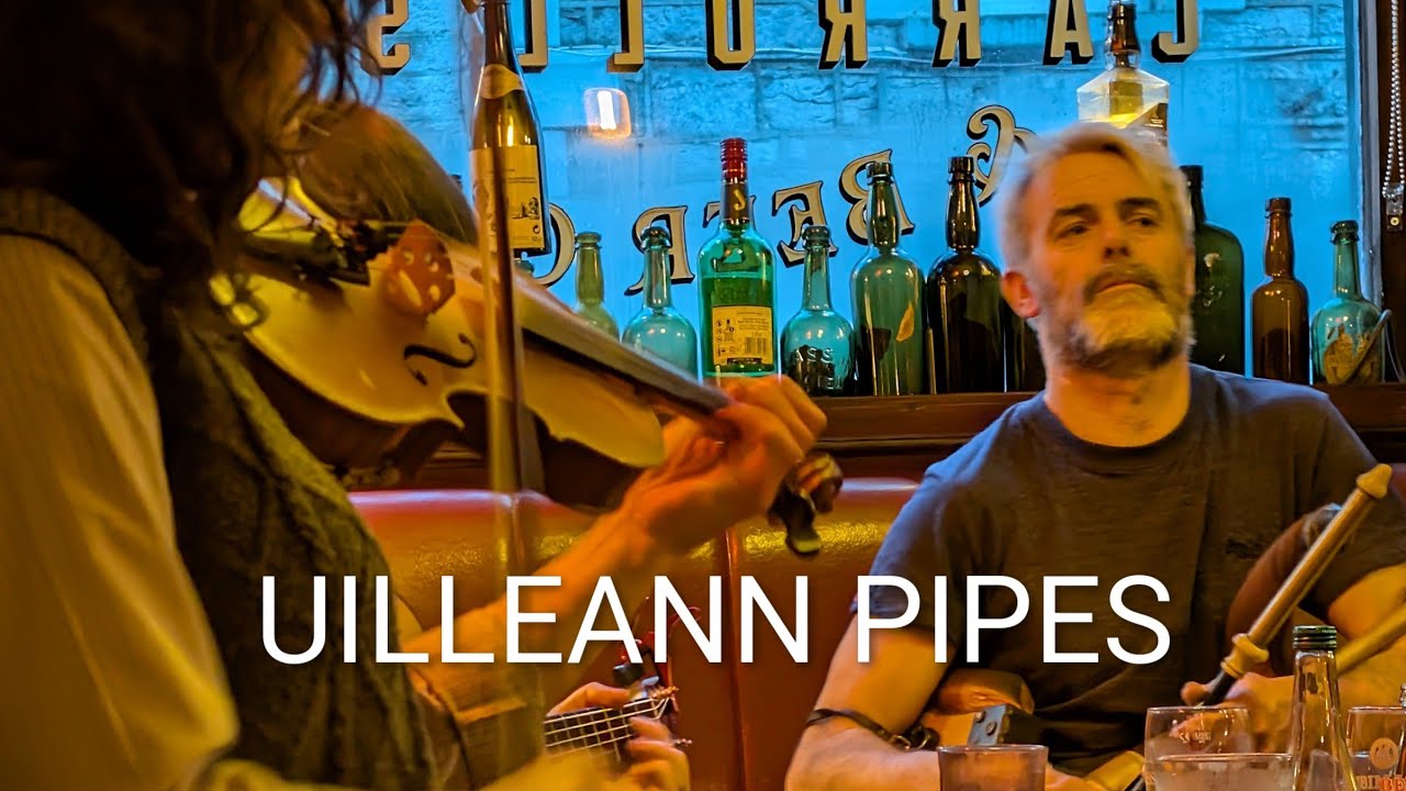 Lovely Uilleann Piping at Trad Session in Carroll's pub, Galway 