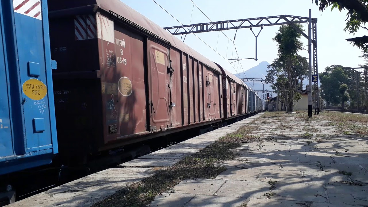 FIVE LOCOMOTIVES FOR A FREIGHT TRAIN | ACCELERATION OF BANKERS | PALASDHARI | INDIAN RAILWAYS