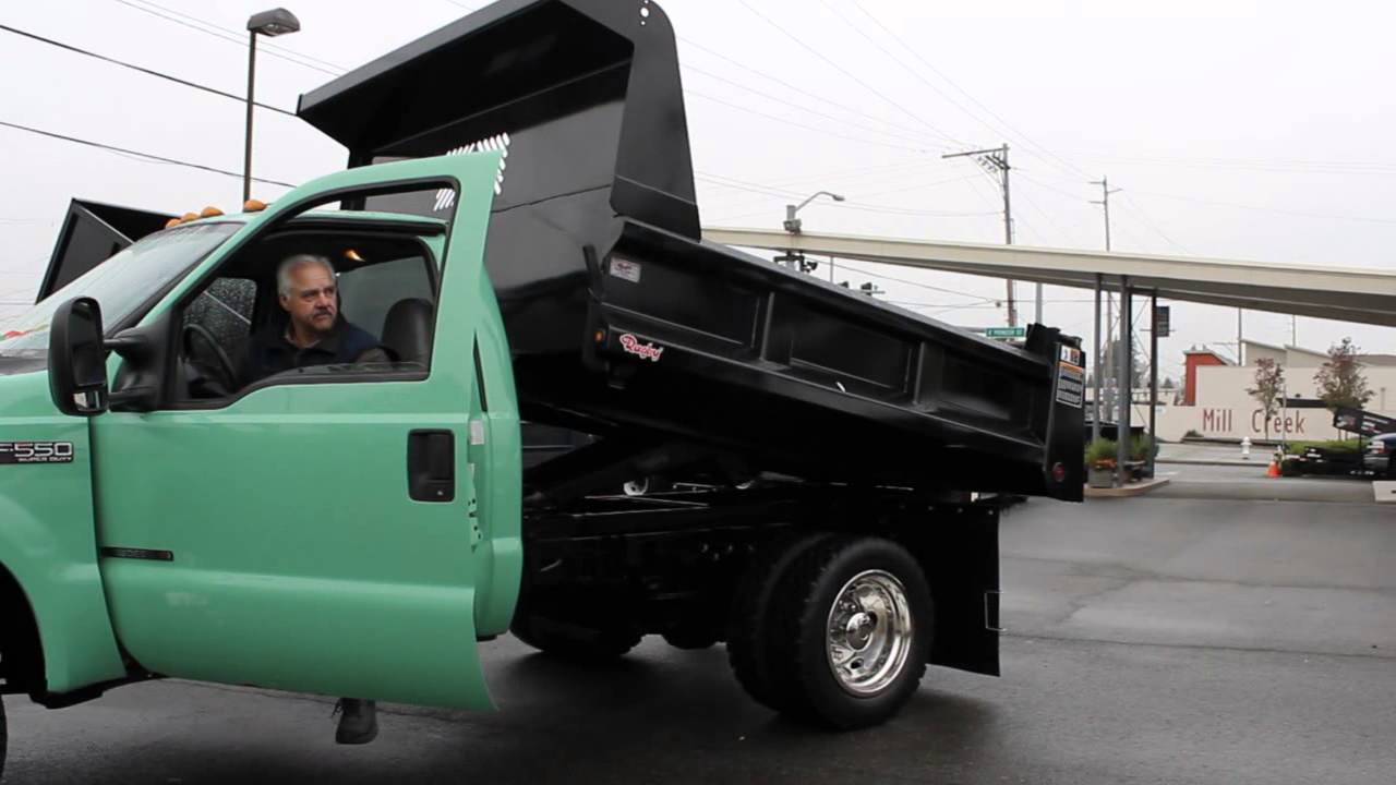 Town and Country Truck #5838: 2002 FORD F550 2.5-3 Yard Steel Box Dump Truck