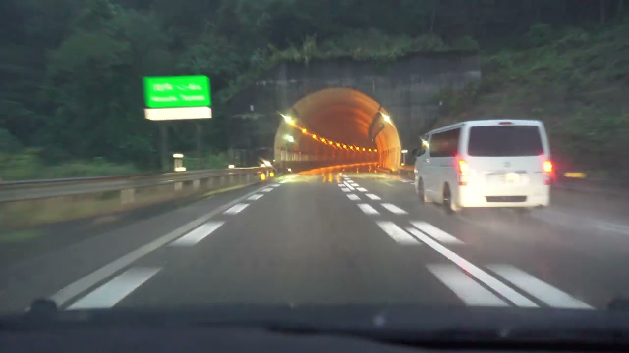 4K　E8・北陸自動車道　西行き　等速　柏崎IC→上越IC（→上越のイオン）　2022年10月撮影版