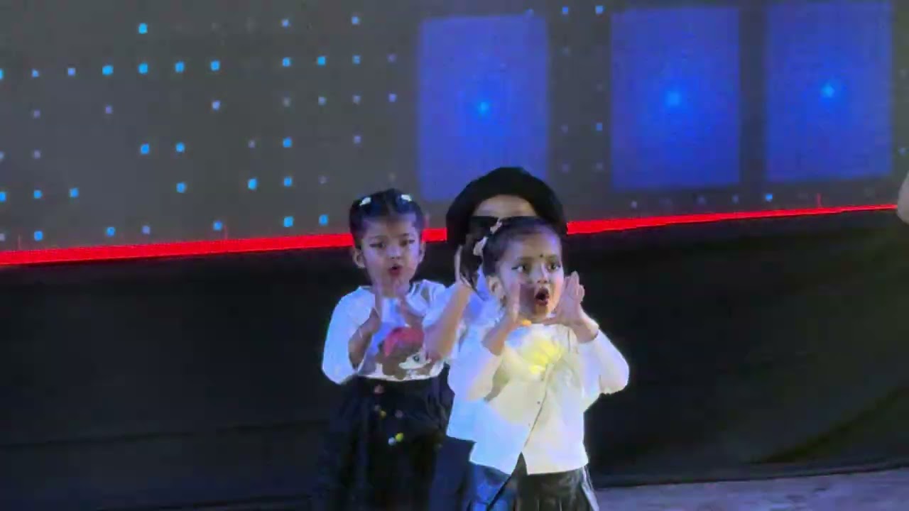 Siya Second performance on Parents Day. liliput #parentsday#biratnagar#bumblebee