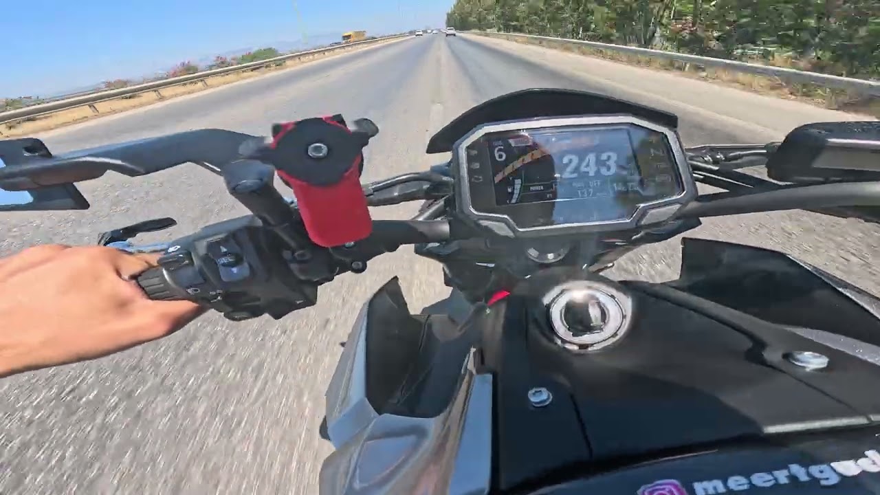 Z900 is very hard to handle on the road