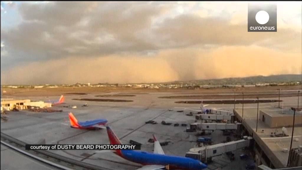 Timelapse: Dust storm Haboob engulfs Phoenix in minutes
