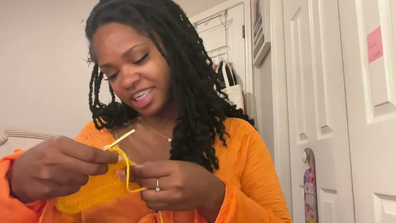 ASMR Crocheting with Chewing Gum