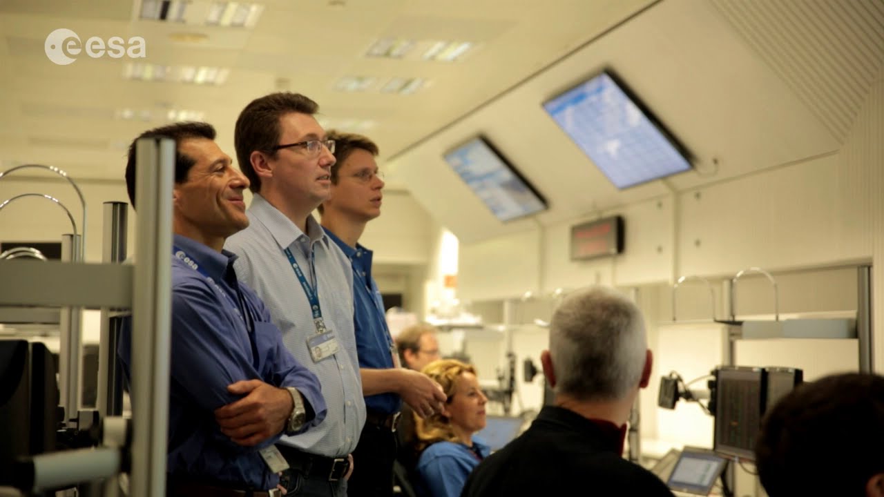 Linking by laser for fast data delivery - from take off to transmission
