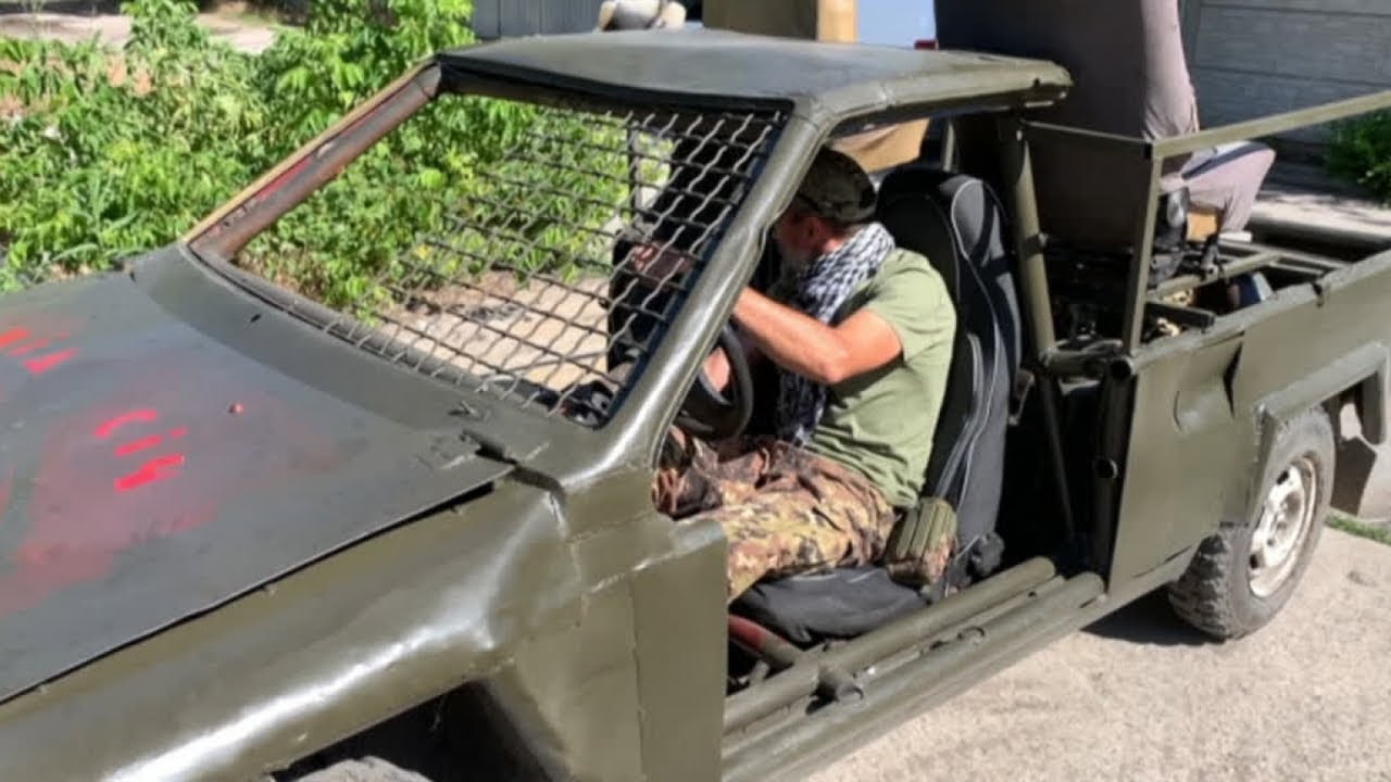 Ucraina, auto da corsa blindate per combattere contro i russi