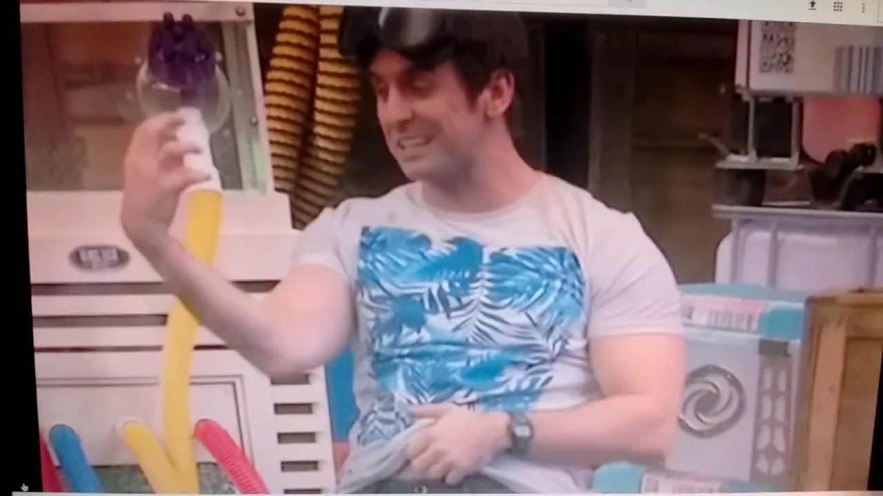 Ray Manchester does his impression of Schwoz taking a shower.
