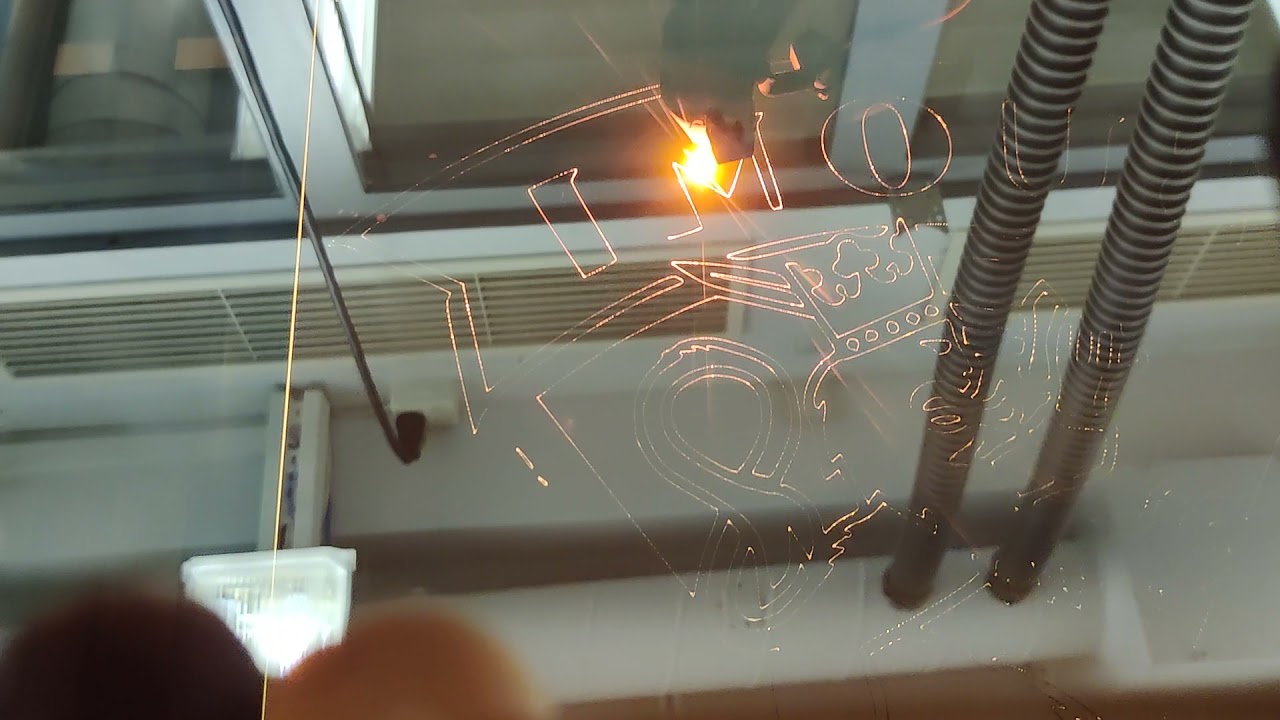 Leijonan laserkaiverrus peilille