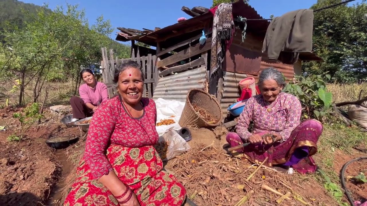 आमाको परिवार र दैनिकी गाउघरतिरको // Most peaceful village life in Nepal #aama 