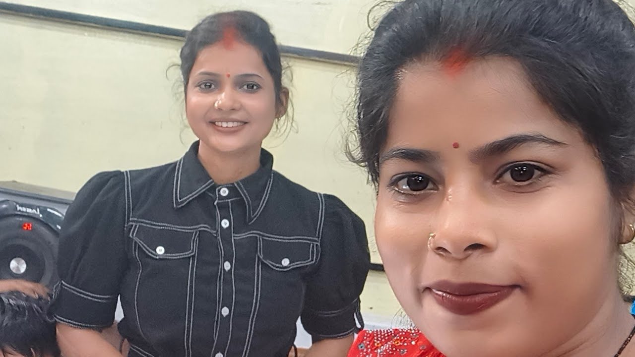 ज़ायका फॅमिली रेस्टोरेंट आप सभी का स्वागत है। आज है हमारे बेस्ट फ्रेंड का बर्थडे। Welcome 🤗 gys 😂🖐️