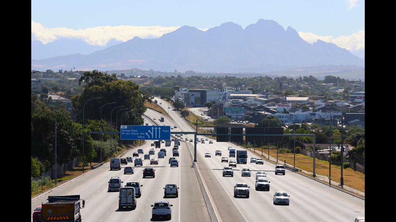 Driving on the N1 from Goodwood to Bellville, in Cape Town
