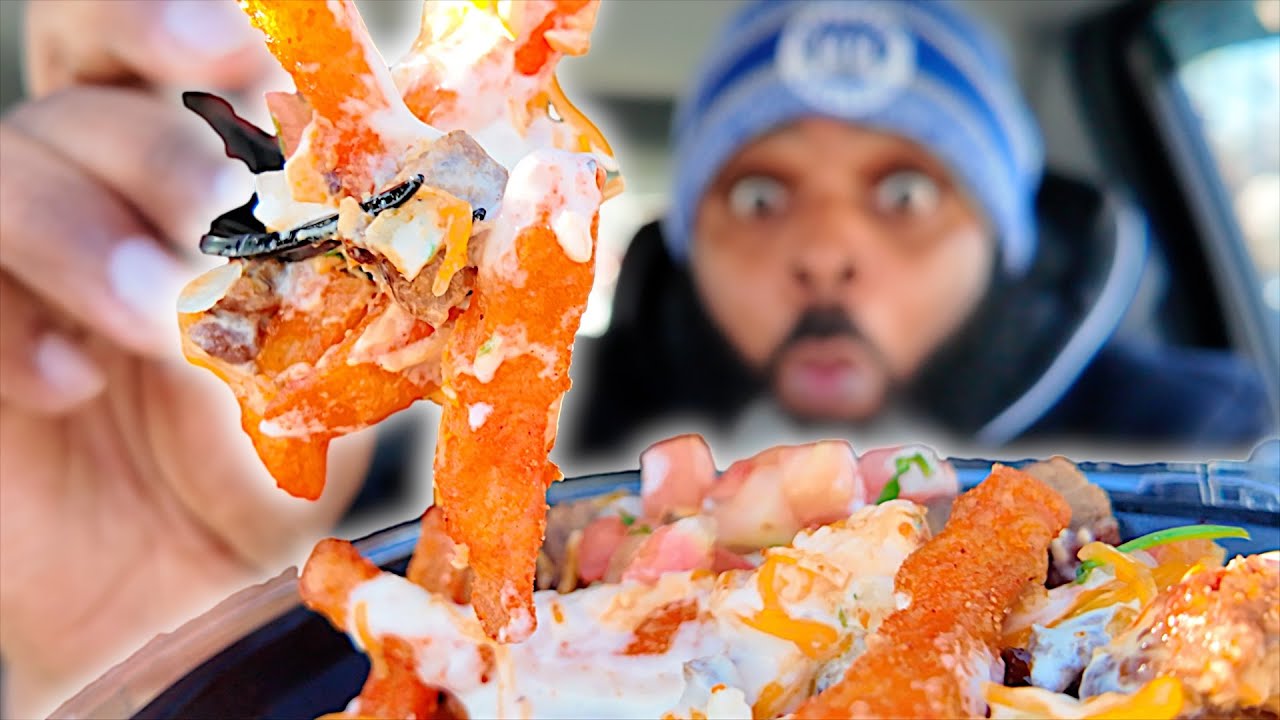 NEW Taco Bell Steak Garlic Nacho Fries & Baja Strawberry Dream Review!