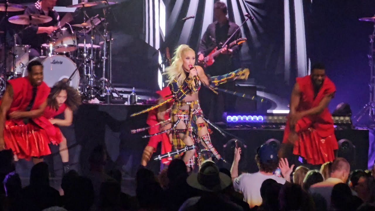 GWEN STEFANI in 4K - CAPTIVATING INAUGURAL SHOW @ NEW TORONTO CASINO (TGCCRT) - FRI MAY 3 2024 🕸️🇨🇦