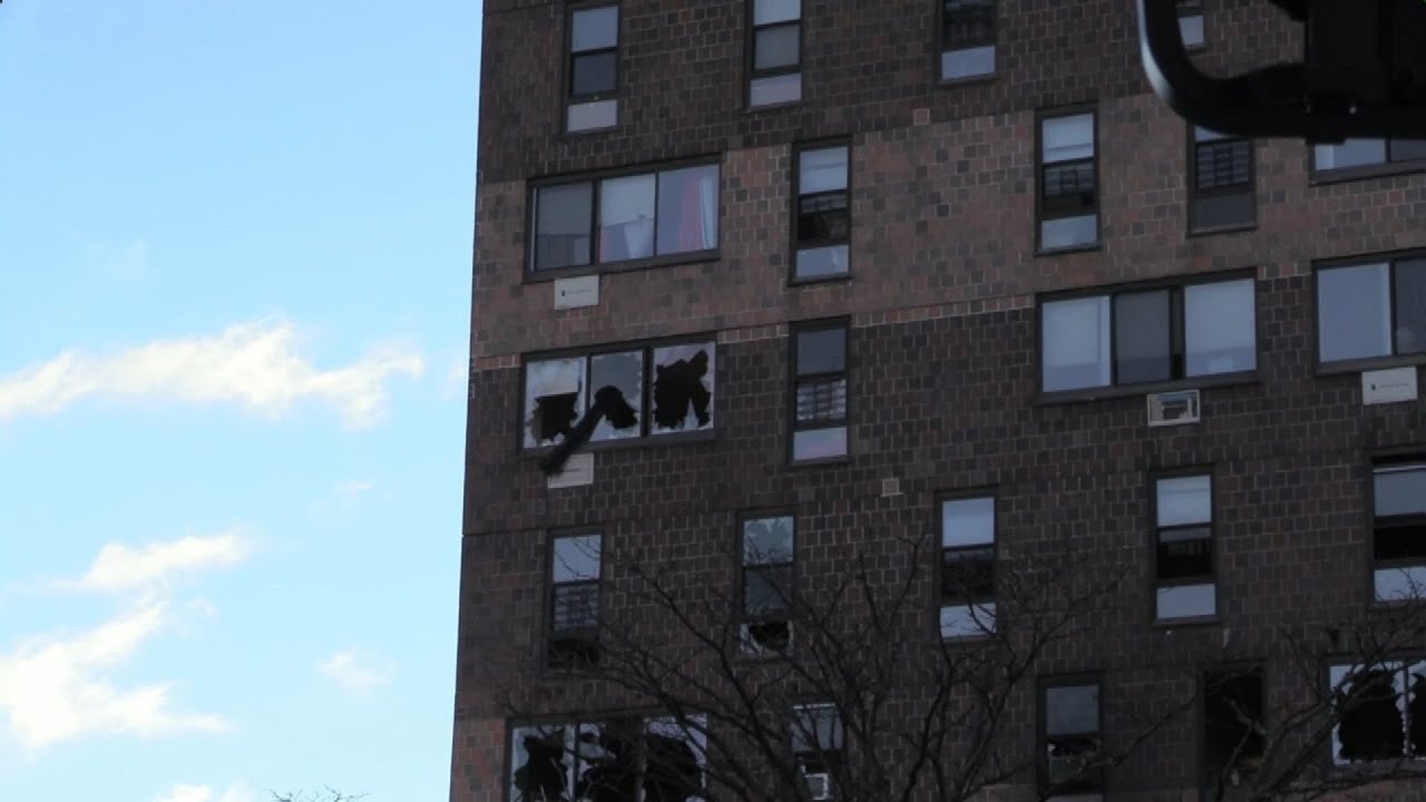 Rebajan a 17 los muertos en el incendio del Bronx