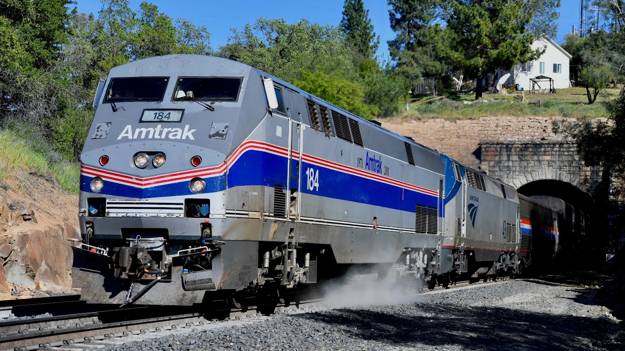 Amtrak 184 Phase 4 P42DC Locomotive - California Zephyr & Empire Builder
