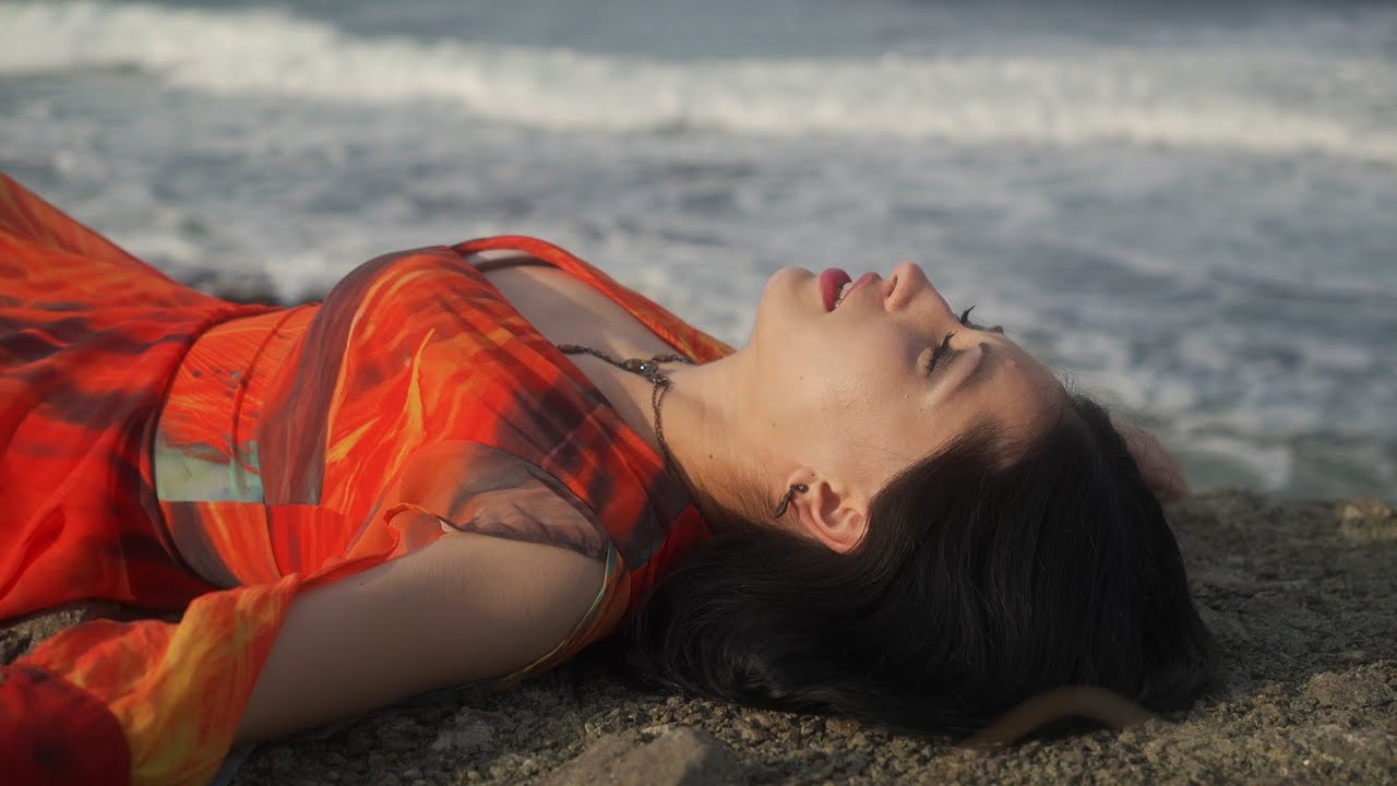 Anche Yumuk - Your Eyes (Official Music Video)