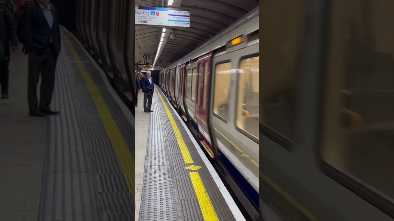 S8 Stock departing King’s Cross Station #transport #trains #railway #london #tube #s8stock