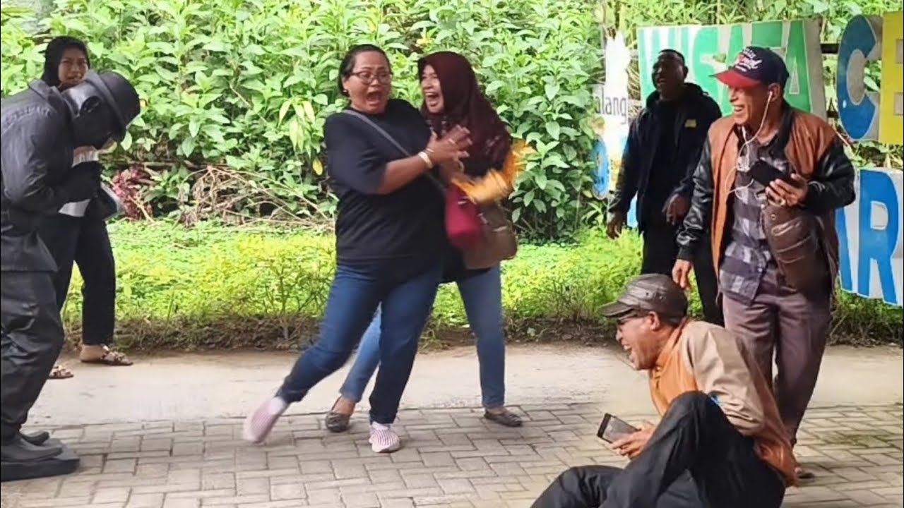 Ketika suami iseng ngerjain istrinya..!! prank patung hidup..!!!
