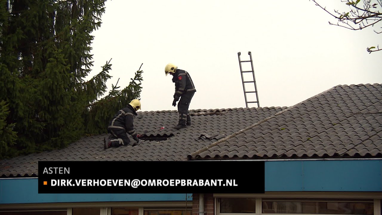 Basisschool in Asten ontruimd vanwege brand op het dak