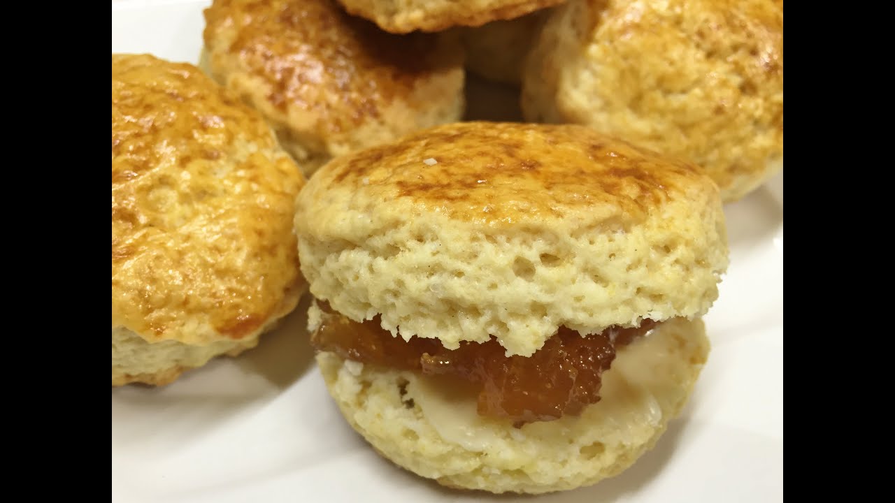 طريقة تحضير خبز السكونز HOW TO MAKE SCONES/Chef Ahmad's Kitchen
