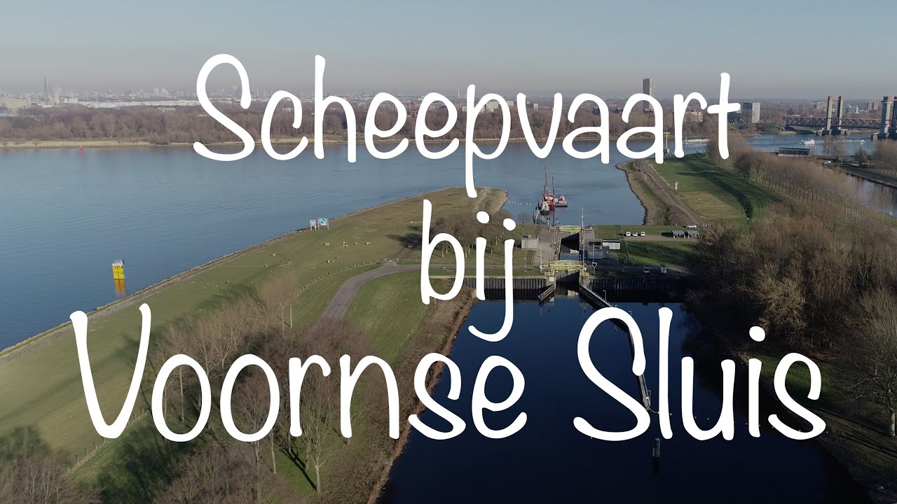 Scheepvaart bij de Voornse sluis
