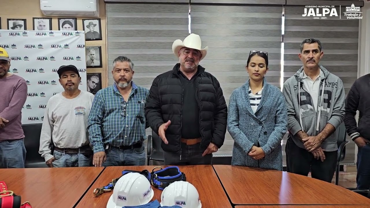 ENTREGA DE EQUIPO DE SEGURIDAD AL DEPARTAMENTO DE SERVICIOS #JALPA #ZACATECAS