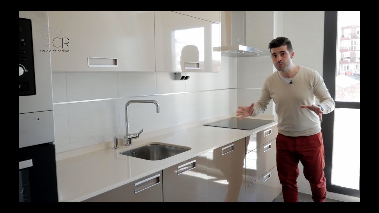 Cocina moderna color Capuchino y Arena Cocinas Santos