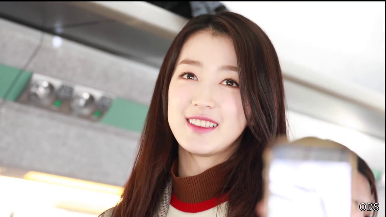 171227 구구단(Gugudan) 하나(Hana) -기차팬싸인회 by ODS