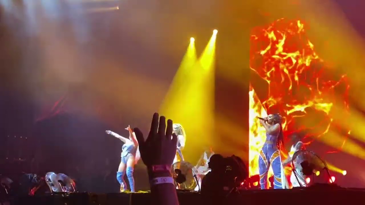 NO MORE SAD SONGS / THINK ABOUT US / TOUCH - Little Mix live at GRLS Festival - S&atilde;o Paulo - 08/03/20