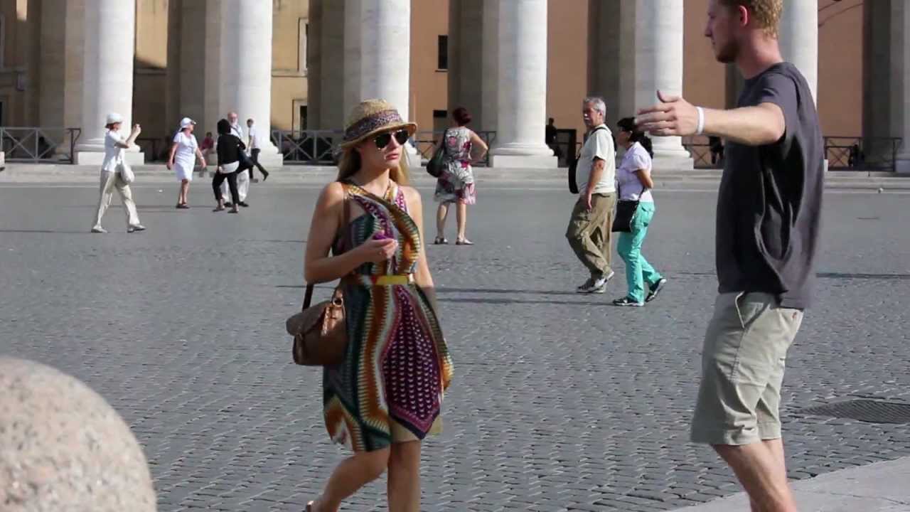 Hugging People 2 (Rome)