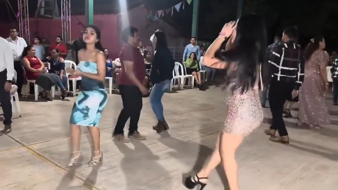 Puras pollitas hermosas en este pueblo de Guerrero !!
