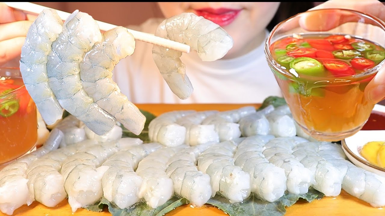 ASMR Raw SHRIMP 생새우 + 느억맘 소스랑 먹기 🦐🌶🥬