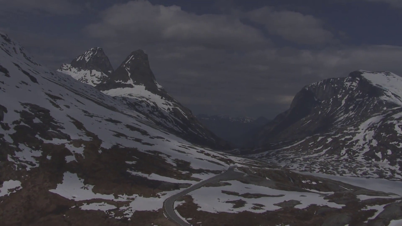 Kongen, Dronninga og Bispen, Trollstigen, Romsdalshorn - Flying Over Norway