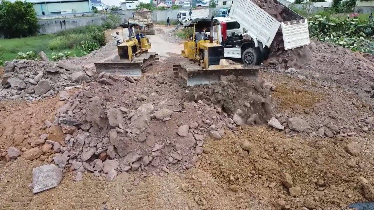 Amazing Dozer skill KOMATSU D31P Pushing land DUMP TRUCK dumping soil filling UP Land