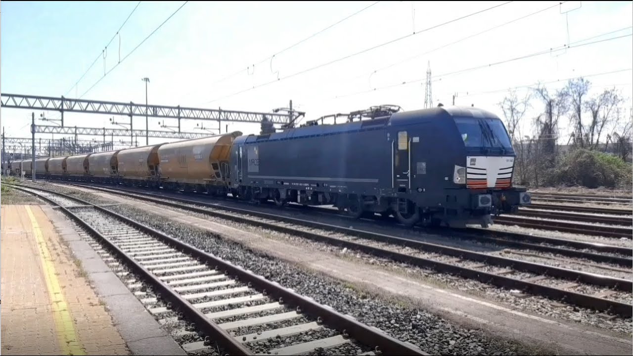 Raccolta di treni ordinari e straordinari alla stazione di Trofarello parte 1