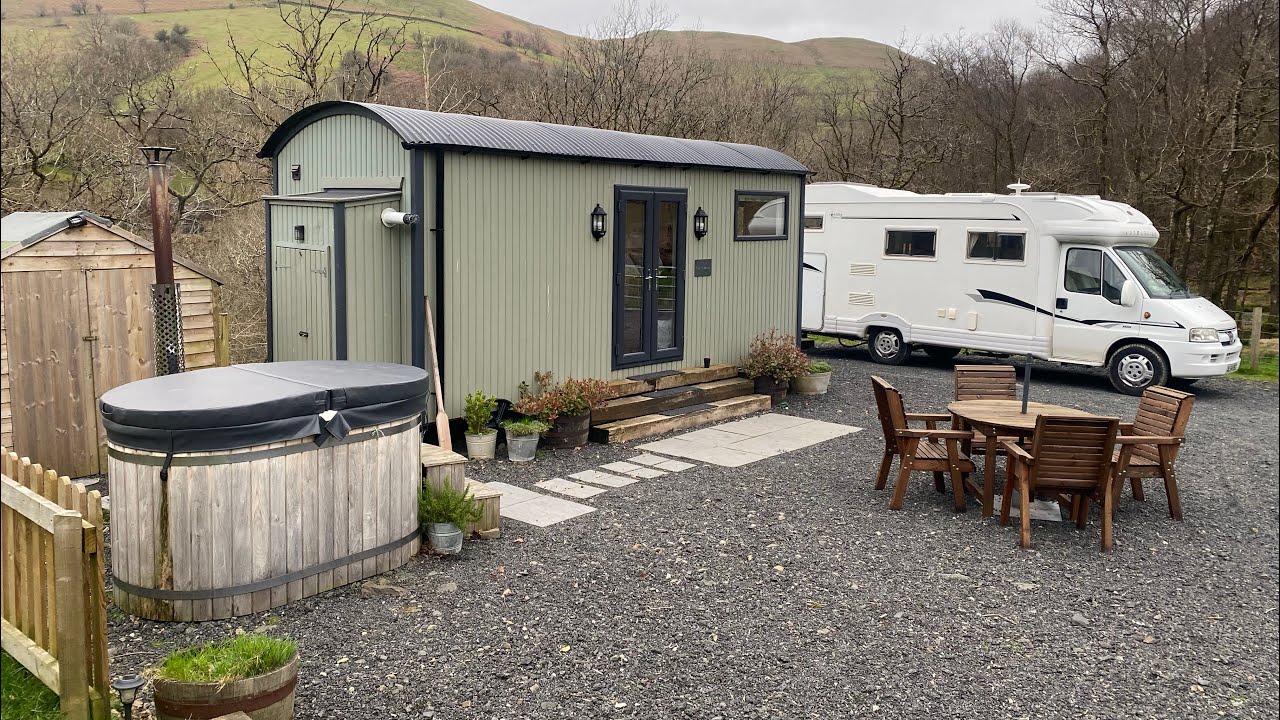 In the Motorhome - staying in a shepherd’s Hut !!