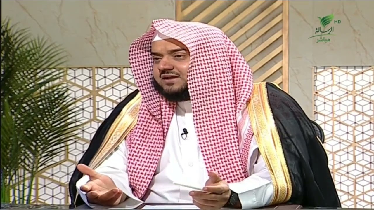 #يستفتونك| حكم حلق المرأة لشعر الحواجب أو كشف عورتها على غيرها لإزالة الشعر - الشيخ د. راشد المطوع