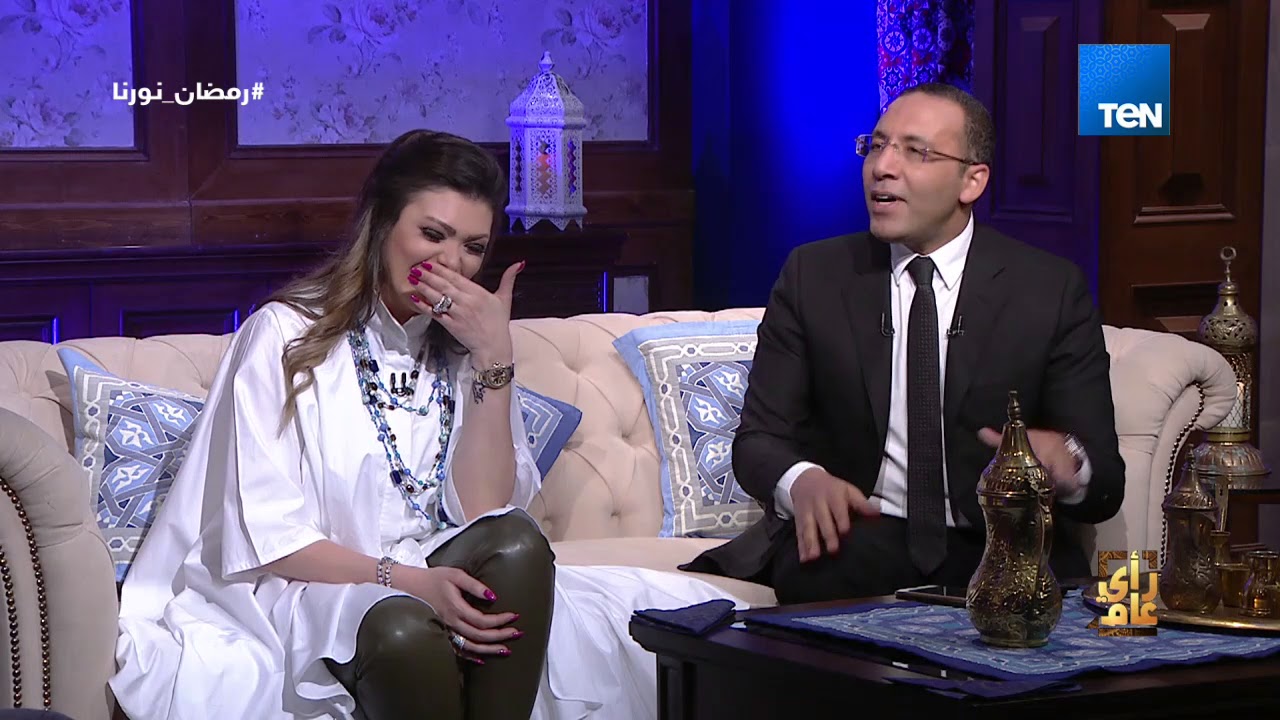 رأي عام  - خالد صلاح بيقلد شريهان أبو الحسن في أول لقاء لهم