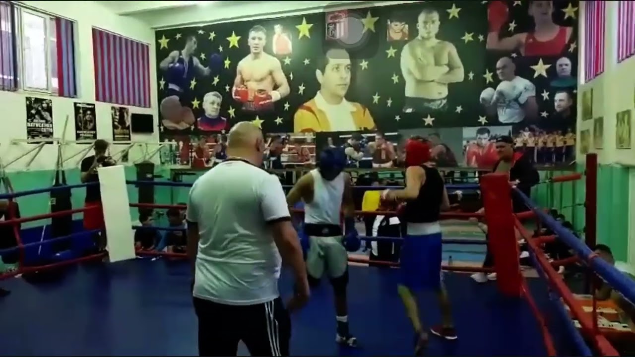 Repriza 1/Sparing selecție pt Camp European .BACAU ,06 10 Chiriac Ionut vs Preda Adrian